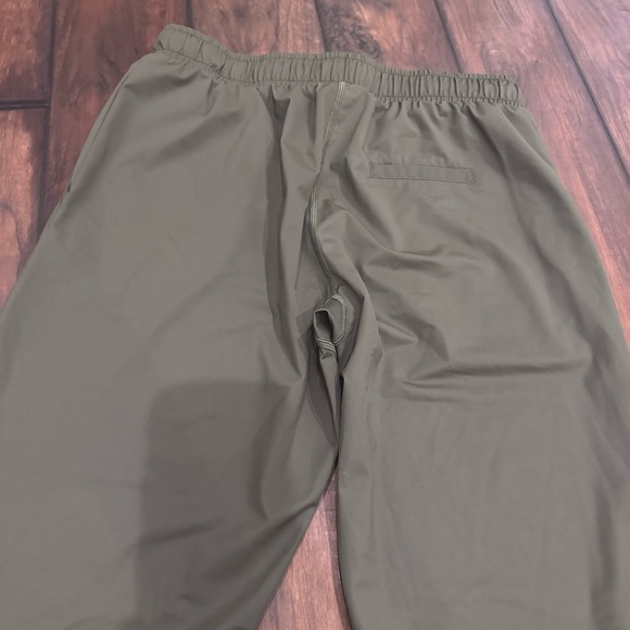 Zyia Olive Everywhere Pants - Picture 4 of 5